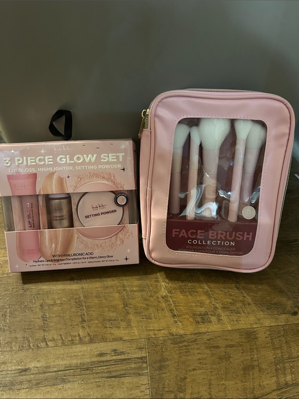 Nicole Miller Pink 3-Piece Glow Set with Pink Face Brush Collection